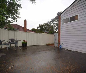 FULLY FURNISHED - UNAVAILABLE UNTIL FEBRUARY 2019 - Photo 6