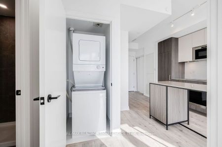 For Lease - 220 Missinnihe Way Unit# 1316, Mississauga, Ontario - Photo 4