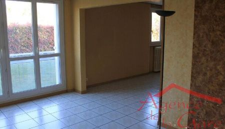 Appartement 4 pièces 70m2 REIMS 785 euros - Photo 2
