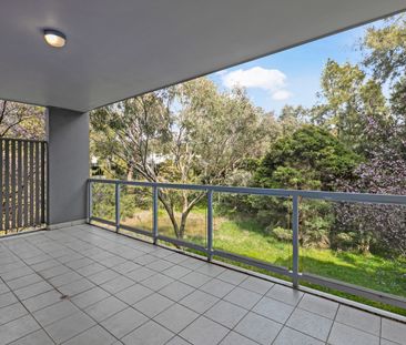 Light filled three bedroom apartment - Photo 5