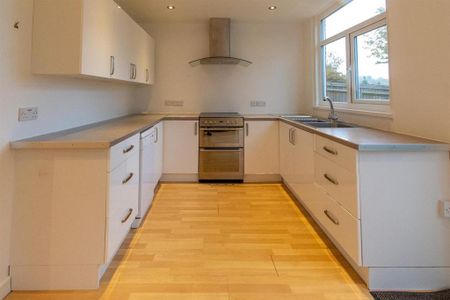 3 bedroom terraced house to rent - Photo 2