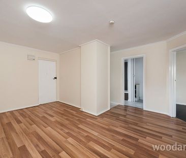 Spacious living - Photo 1