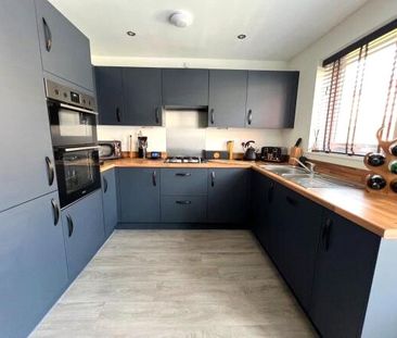 3 bedroom house to rent Rockcliffe Close, Church Gresley, Swadlinco... - Photo 6