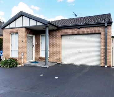 Modern 2 Bedroom Home - Photo 3