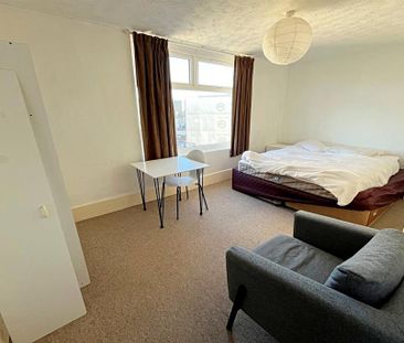 1 bedroom flat to rent - Photo 6