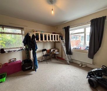 3 bedroom detached bungalow to rent - Photo 3