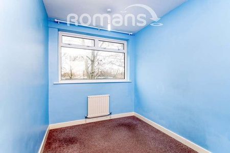 Fernhill Road, Farnborough, GU14 - Photo 4