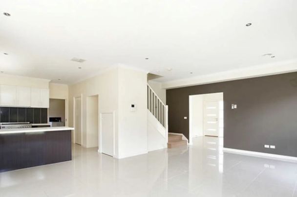 7/6-8 Innes Court, Berwick. - Photo 1