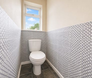 4 Bed Detached, Carver Hill Road, High Wycombe, HP11 2UQ - Photo 6