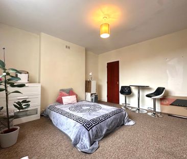 Christchurch Road, Bournemouth - Photo 1