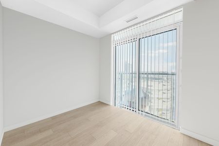 For Lease - 60 Honeycrisp Crescent Unit# 819, Vaughan, Ontario - Photo 3