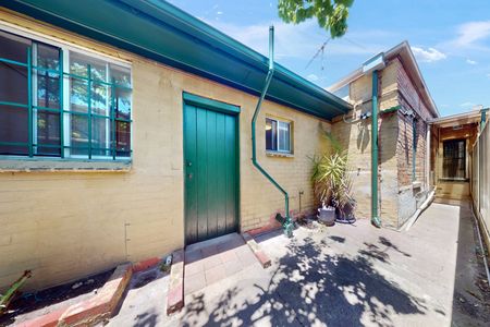 33 Sargood Street, Coburg VIC 3058 - Photo 4