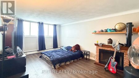 1 - 365 TILLBURY AVENUE - Photo 2