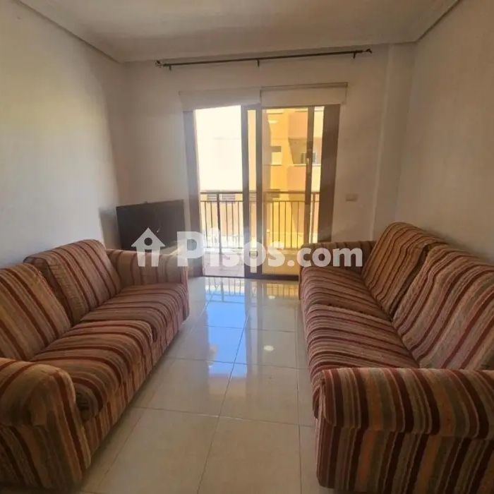 Piso en alquiler en Calle del Verode - Photo 1
