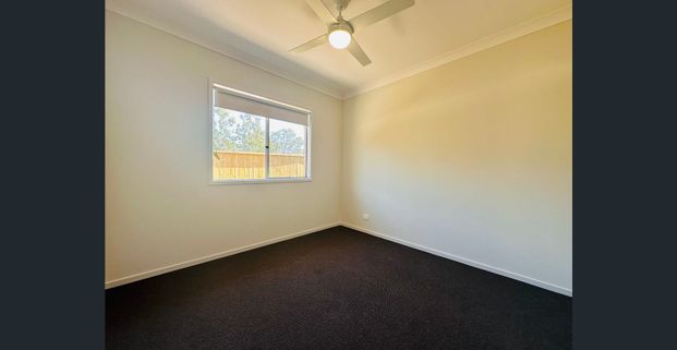 Great family home at Greenbank with every convenience you need - Photo 1