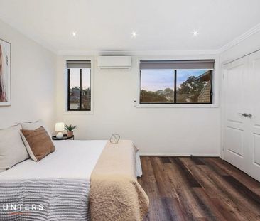 This large brick Duplex is perfect for the entertaining family - Photo 4