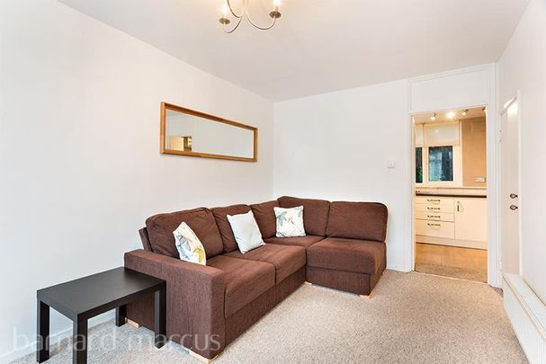 Devonport Road, LONDON - Photo 1