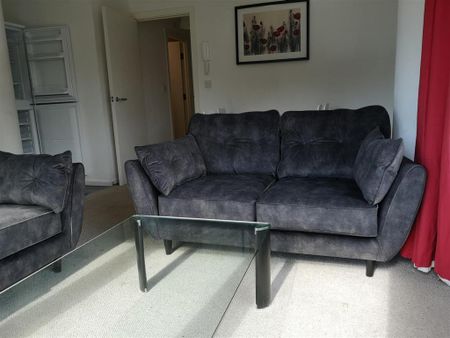 2 bedroom apartment to rent - Photo 2