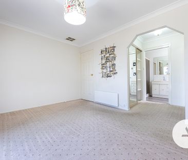 78 Lewis Luxton Avenue, Gordon ACT 2906 - House For Rent | Domain - Photo 6