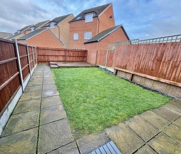 4 bedroom semi-detached house to rent - Photo 5