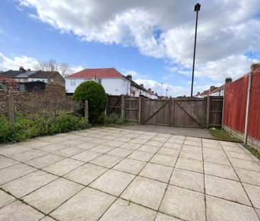 4 bedroom terraced house to rent - Photo 3