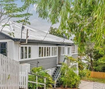 Air Con - Partly Furnished - Updated - Photo 6