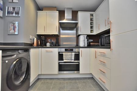 2 bedroom flat to rent, - Photo 2