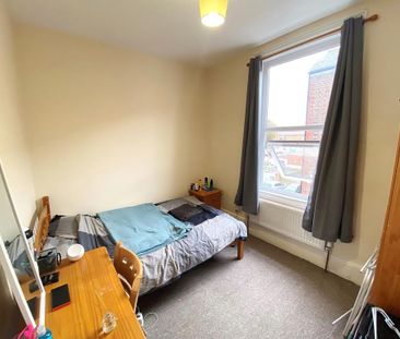 6 bedroom terraced house to rent - Photo 5