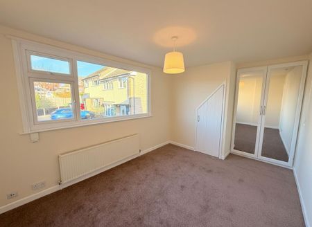 3 bedroom semi-detached house to rent - Photo 5