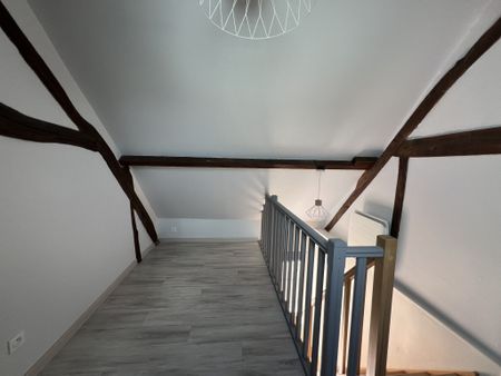 Location Maison 4 pièces 86m² NEUVY EN SULLIAS 45510 - Photo 2