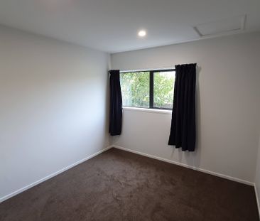 Modern, Sunny 2 Bedroom Standalone Home in Henderson - Photo 1