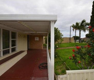 Established Balcatta Character from Front to Back - Photo 5