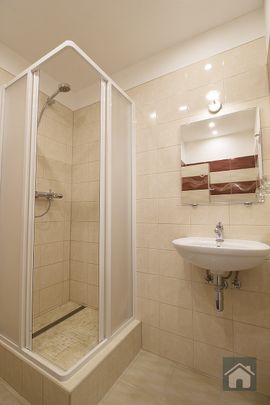 Byt k pronájmu 2+kk, Praha 8, po rekonstrukci, 45m2 - Photo 1