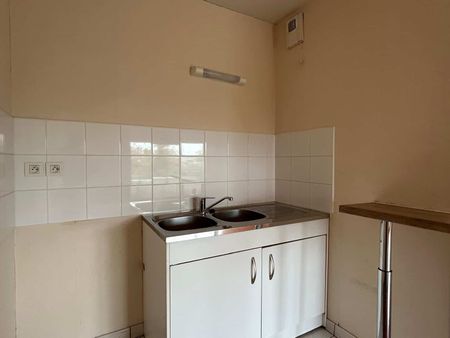 VANDOEUVRE PROCHE POLYTECH BEAU T2 DE 46 M2 AVEC BALCON ET EMPLACEMENT DE PARKING - Photo 4