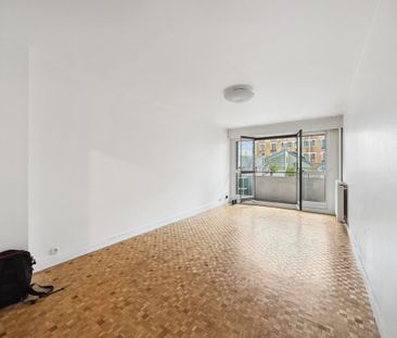 F2 Lumineux avec Balcon & Parking - Votre Havre de Paix à Gambetta ! - Photo 1