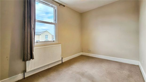 Claremont Road, Staines-upon-Thames, Surrey, TW18 3AS - Photo 1