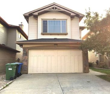 Well kept,extremely bright & sunny 2 storey home in New Brighton! - Photo 1