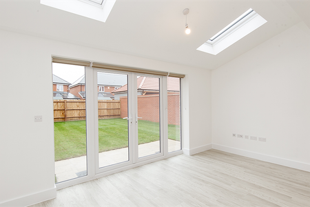 3 bedroom semi-detached house to rent - Photo 4