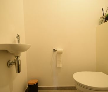 Makkelijk bereikbaar appartement met 2 slaapkamers vlakbij het centrum - Photo 2