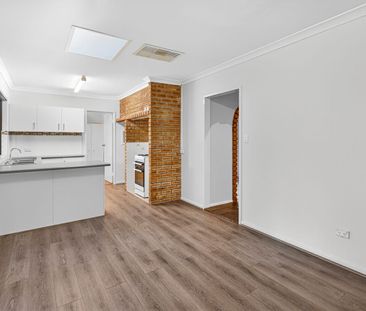 35 Oakover Way, Gosnells, WA 6110 - Photo 3