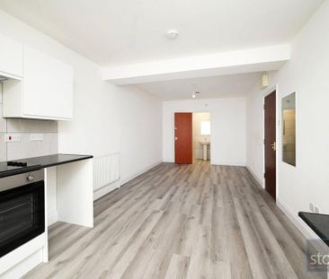 Studio to rent - Photo 3