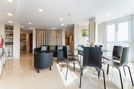 Pasillo del Matadero, Málaga, Andalusia 29002 - Photo 4