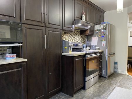 For Lease - 7128 Magistrate Terrace, Mississauga, Ontario - Photo 3