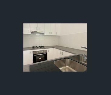 Large Family Home In Prime Location And Renovated! - Photo 4