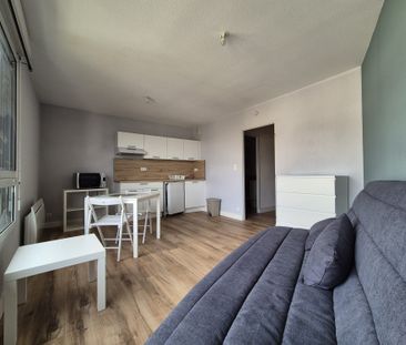 Location Appartement 1 pièce 24m² ONET LE CHATEAU 12850 - Photo 3