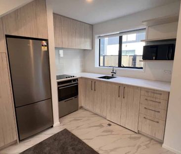 Two Bedroom Townhouse - Photo 2