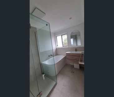 Beautifully renovated home in an ideal location - Photo 3