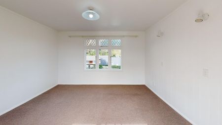 Paraparaumu - 2 Bedrooms - Photo 2