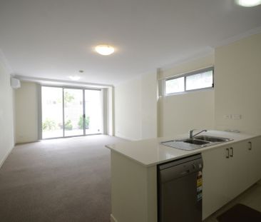 Stunning 2-Bedroom Apartment - Photo 1