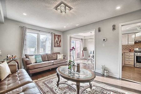 For Lease - 3087 Highbourne Crescent, Oakville, Ontario - Photo 3